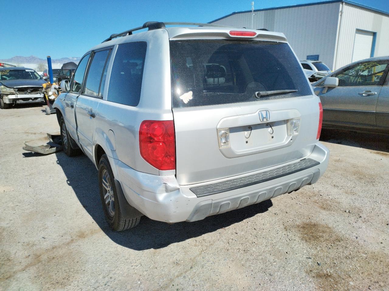 Фото 3 с аукциона – 2003 HONDA PILOT EX с VIN 2HKYF18403H560266