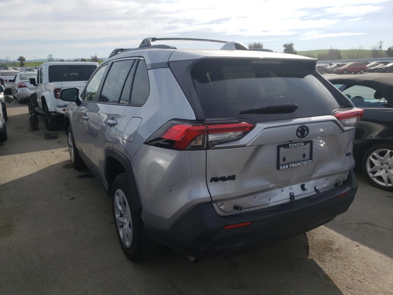 Photo 3 from auction – 2019 TOYOTA RAV4 LE with VIN JTMK1RFV3KD006691