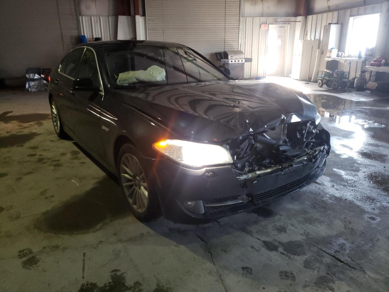 BMW 535 XI 2013 with VIN WBAFU7C53DDU70484 - Photo from auction