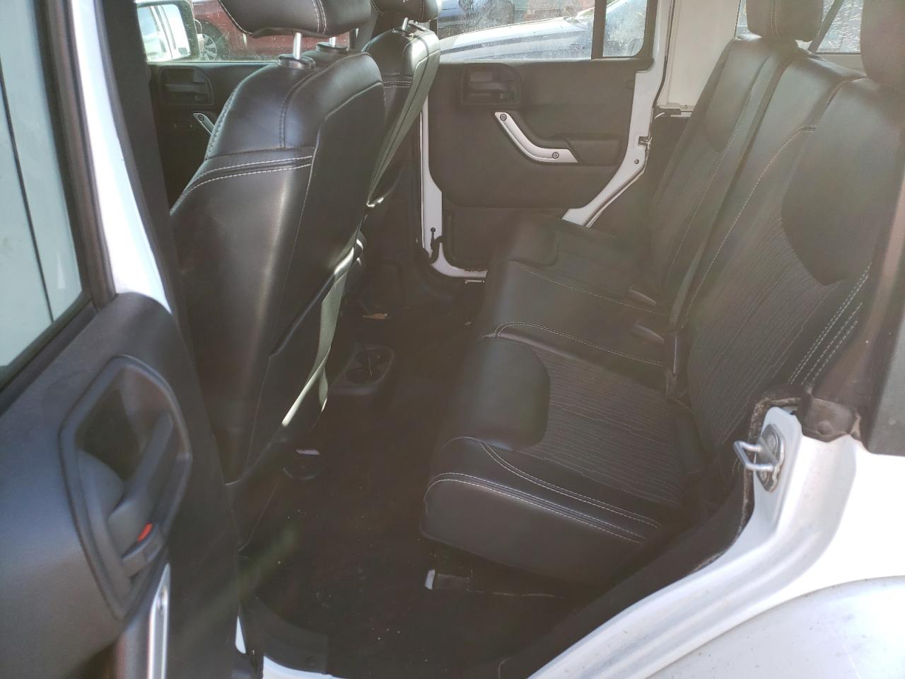 Photo 6 from auction – 2014 JEEP WRANGLER U with VIN 1C4BJWDG1EL183558