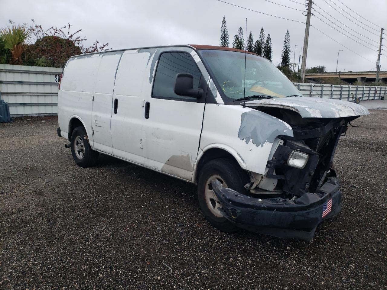CHEVROLET EXPRESS G1 2004 with VIN 1GCFG15X441155653 - Photo from auction