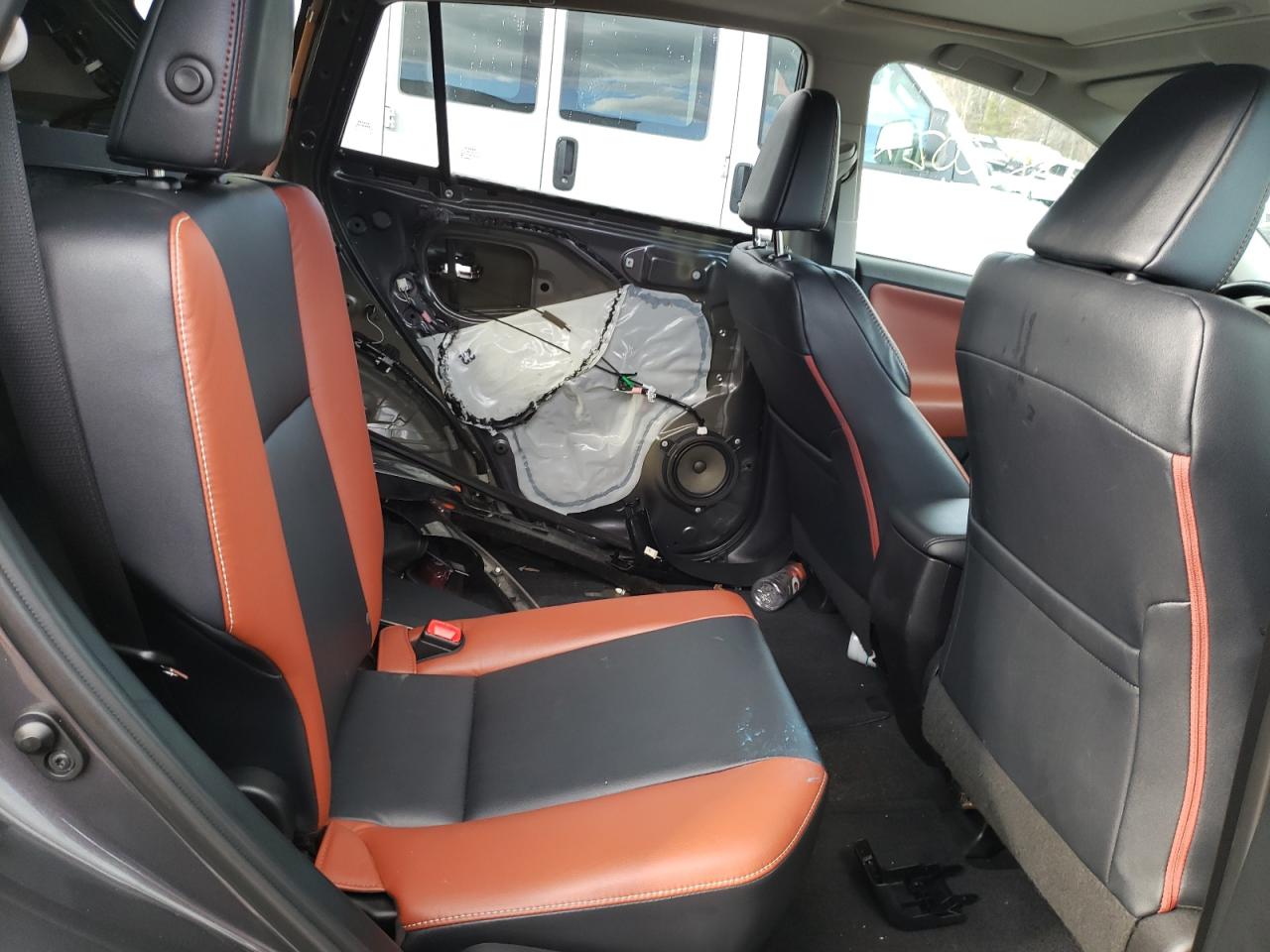 Photo 6 from auction – 2014 TOYOTA RAV4 LIMIT with VIN 2T3DFREV8EW212060