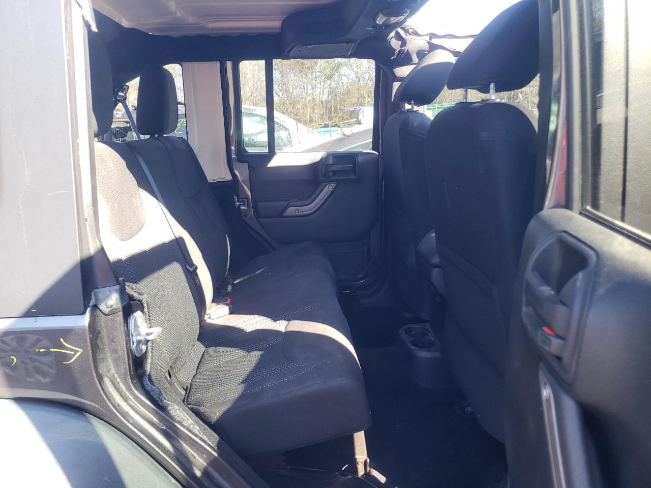 Photo 6 from auction – 2016 JEEP WRANGLER U with VIN 1C4BJWDG4GL176395