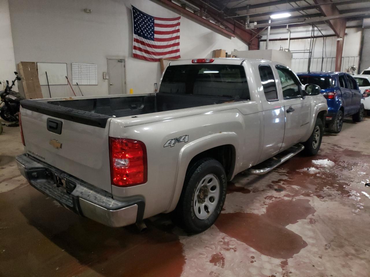 Photo 4 from auction – 2007 CHEVROLET SILVERADO with VIN 1GCEK19C57Z570858