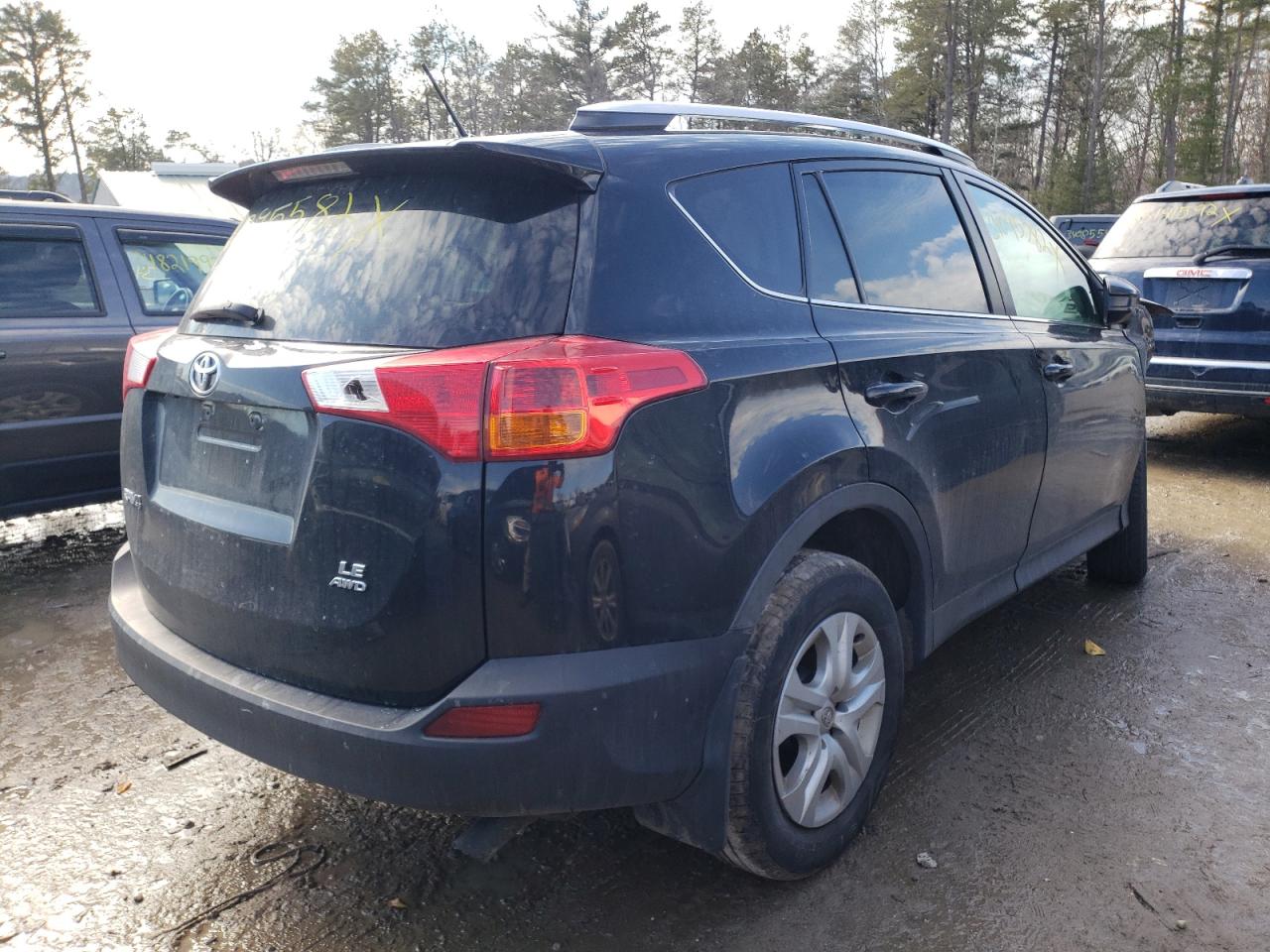 Photo 4 from auction – 2013 TOYOTA RAV4 LE with VIN 2T3BFREV6DW032310