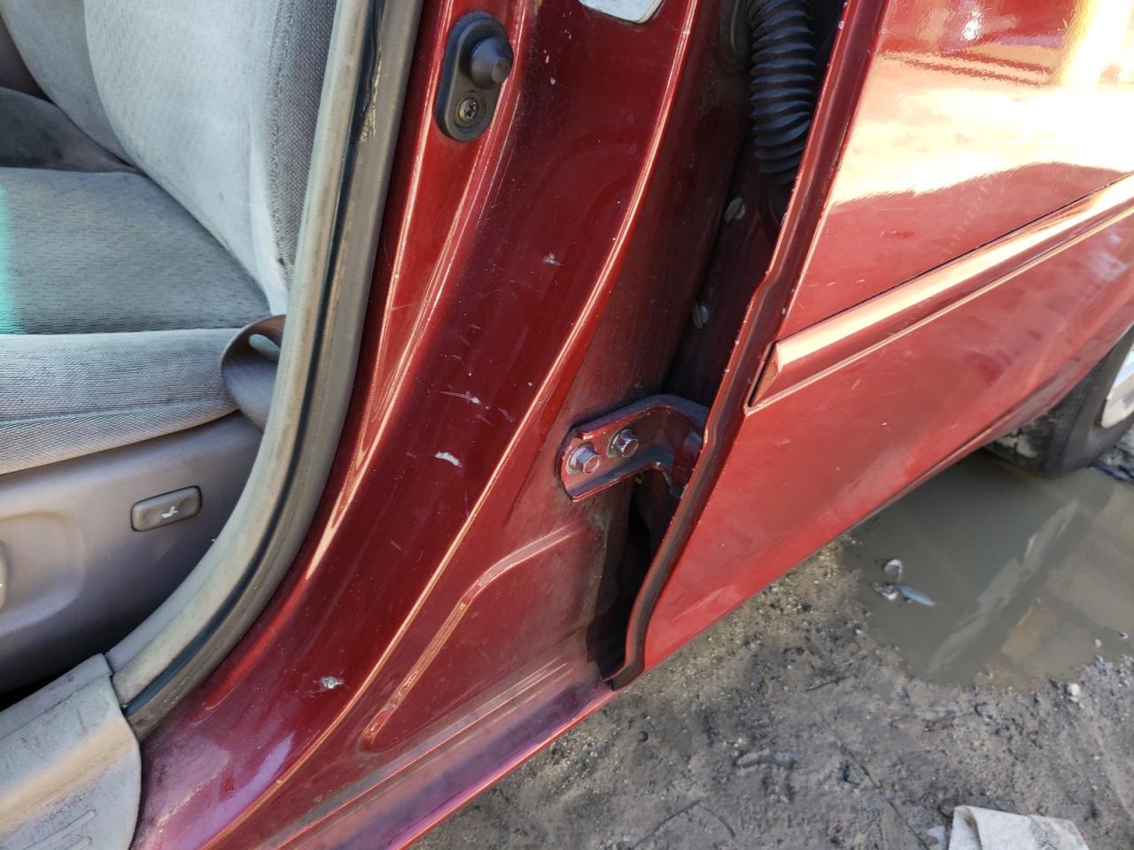 Photo 10 from auction – 2005 TOYOTA CAMRY LE with VIN 4T1BE32K55U078084