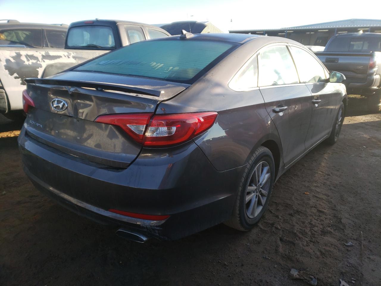 Photo 4 from auction – 2017 HYUNDAI SONATA SE with VIN 5NPE24AF3HH569000