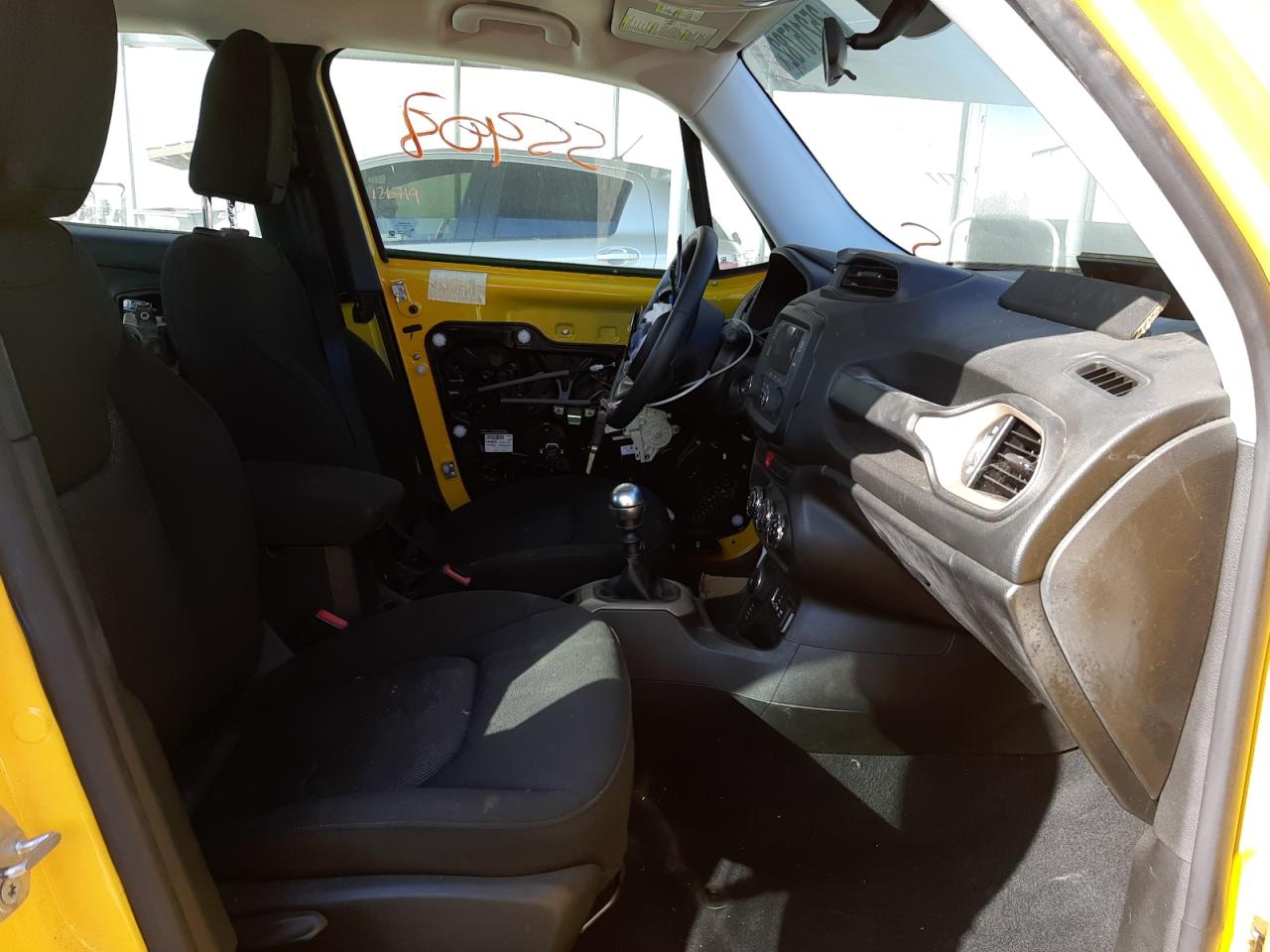 Photo 5 from auction – 2015 JEEP RENEGADE S with VIN ZACCJBAH9FPC22176