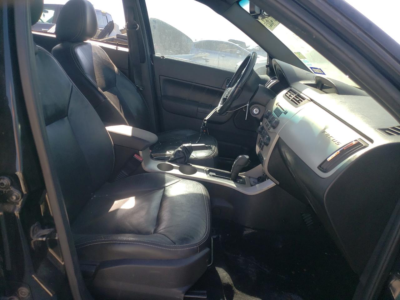 Photo 5 from auction – 2010 FORD FOCUS SEL with VIN 1FAHP3HN5AW251987