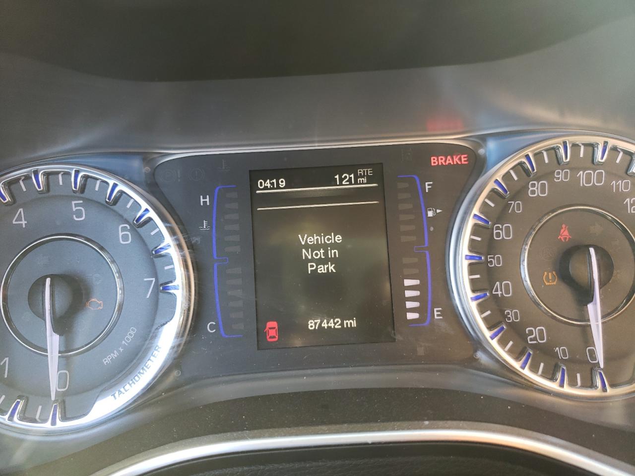 Photo 8 from auction – 2015 CHRYSLER 200 LIMITE with VIN 1C3CCCAB2FN597772