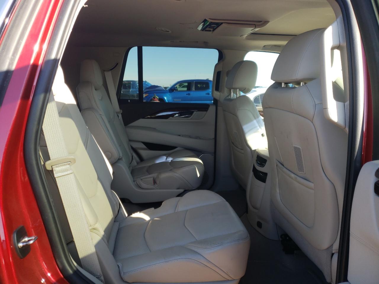 Photo 6 from auction – 2015 CADILLAC ESCALADE L with VIN 1GYS4BKJ7FR216215