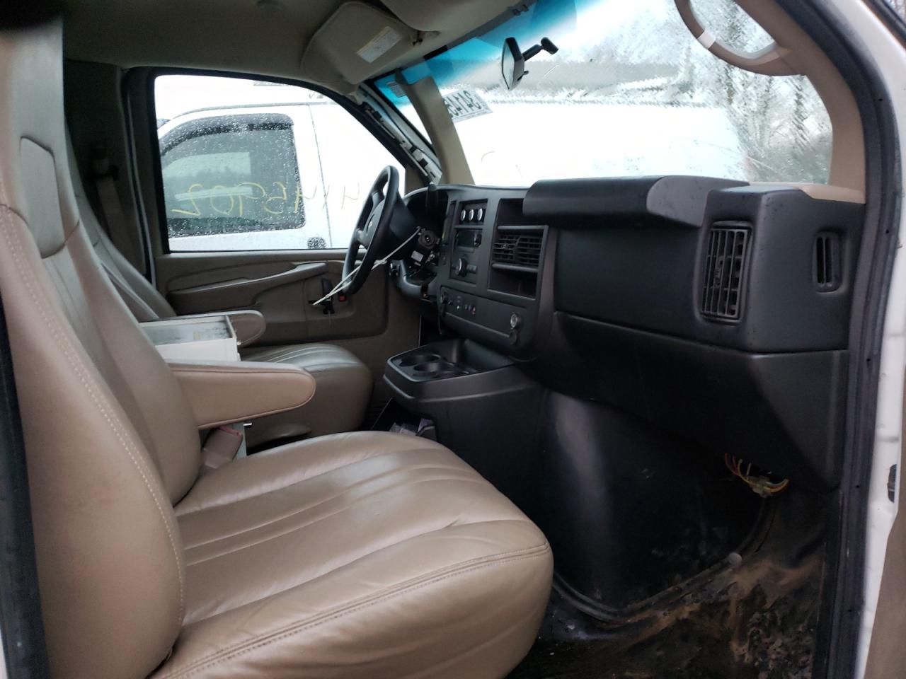 Photo 5 from auction – 2014 CHEVROLET EXPRESS G2 with VIN 1GCWGFFAXE1177231