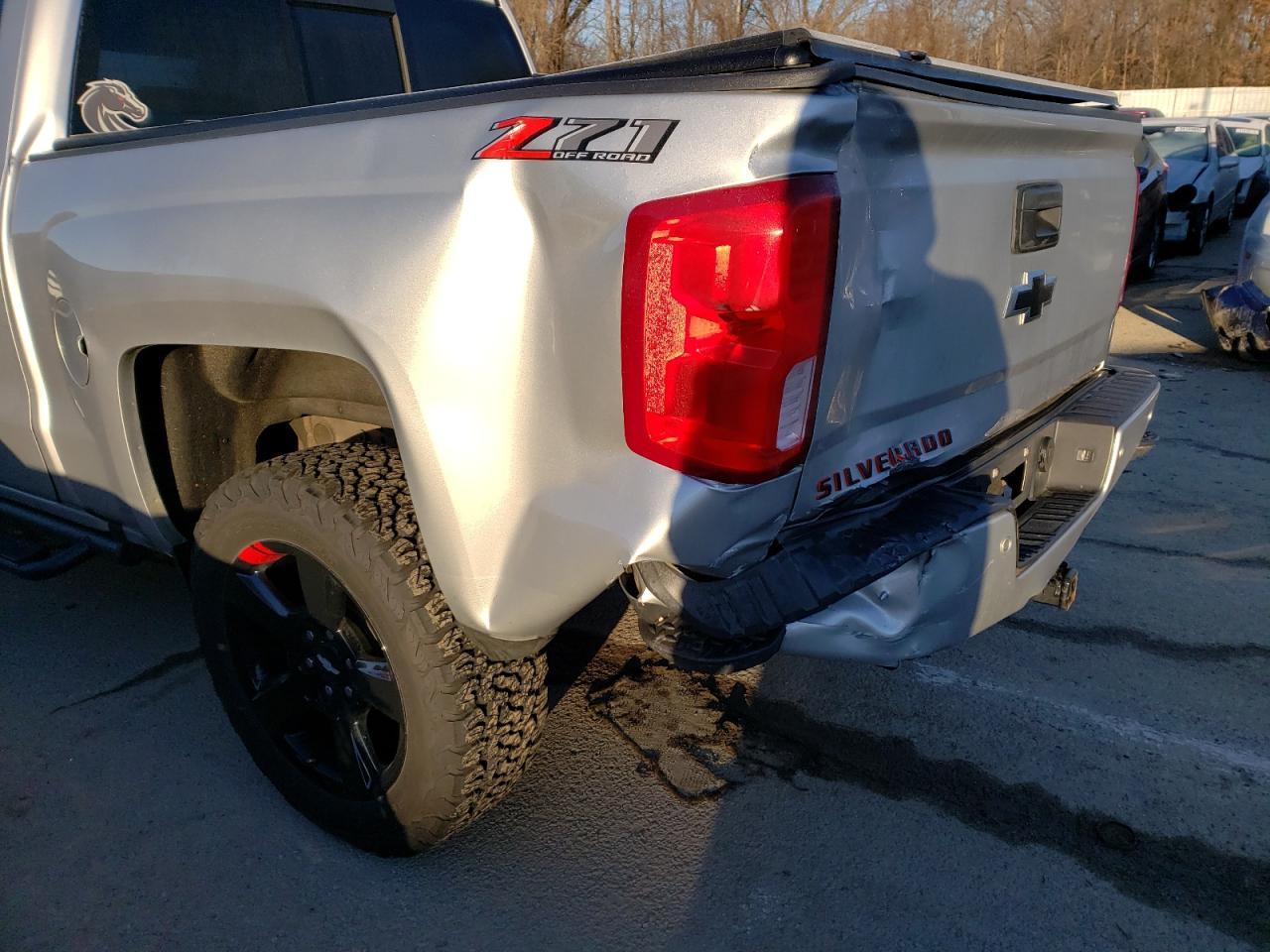 Photo 9 from auction – 2018 CHEVROLET SILVERADO with VIN 3GCUKSEC2JG349538