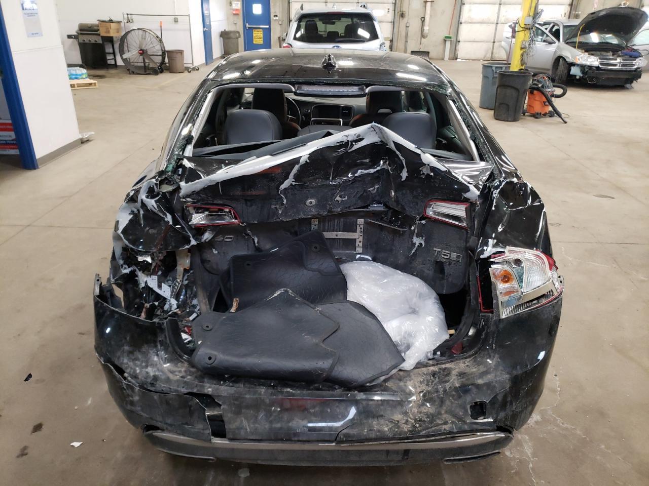 Photo 9 from auction – 2018 VOLVO S60 INSCRI with VIN LYV402TK5JB158879