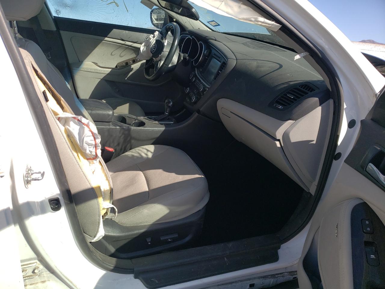 Photo 5 from auction – 2015 KIA OPTIMA EX with VIN 5XXGN4A76FG387132