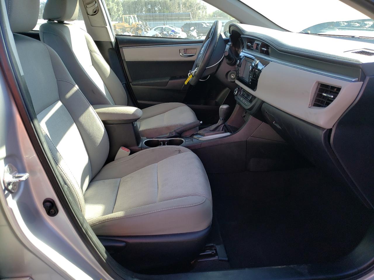 Photo 5 from auction – 2016 TOYOTA COROLLA L with VIN 5YFBURHE8GP540374