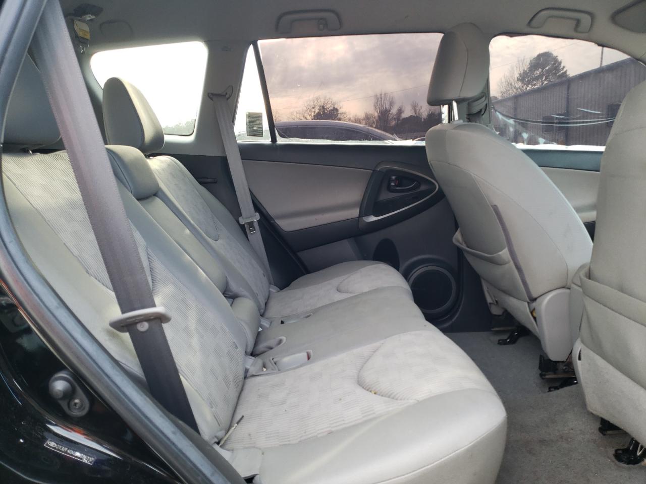 Photo 6 from auction – 2011 TOYOTA RAV4 with VIN 2T3ZF4DV2BW096117
