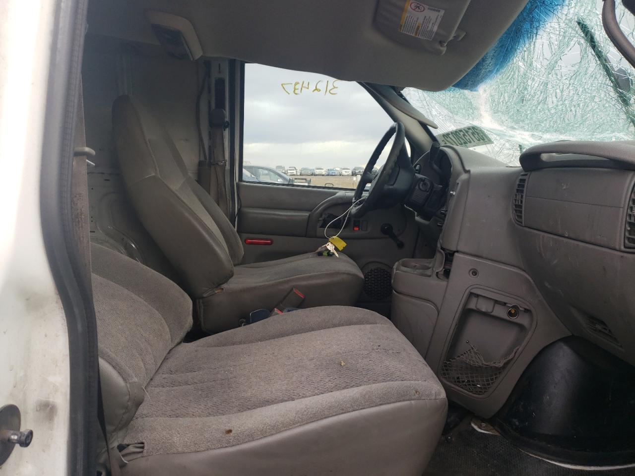 Photo 5 from auction – 2003 CHEVROLET ASTRO with VIN 1GCDM19X13B110351
