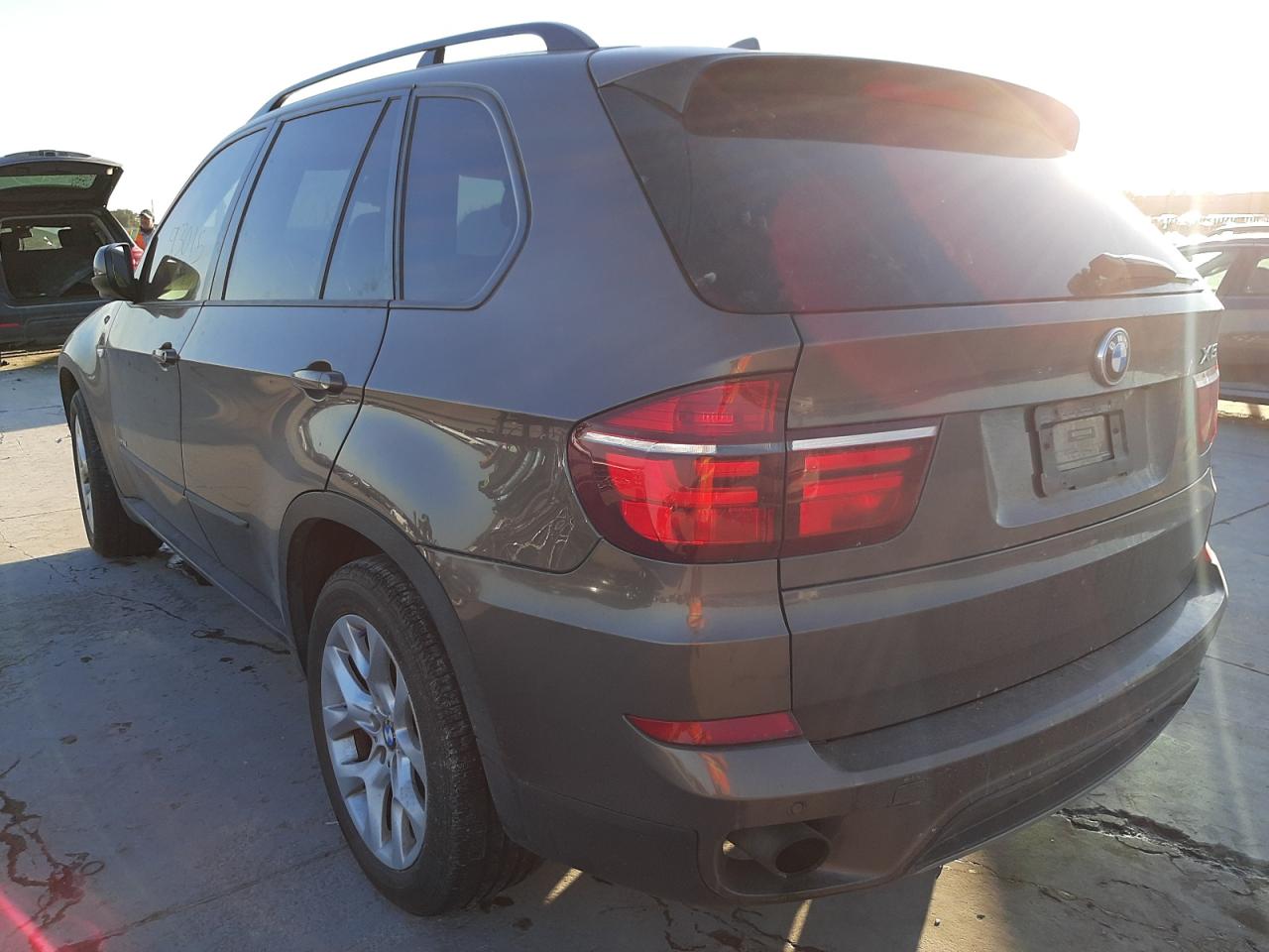 Photo 3 from auction – 2012 BMW X5 XDRIVE3 with VIN 5UXZV4C55CL760711