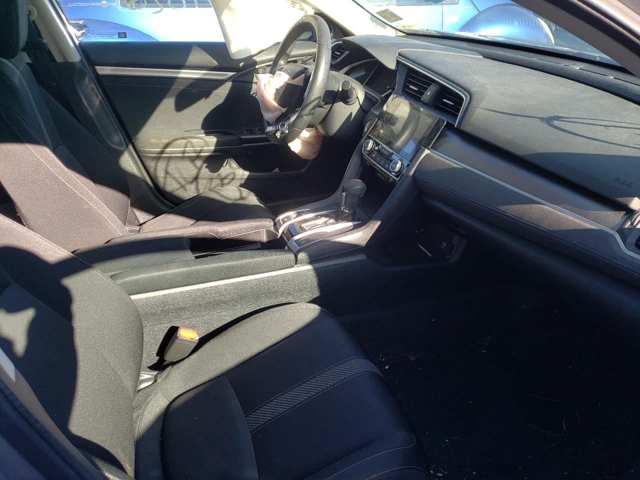 Photo 5 from auction – 2016 HONDA CIVIC EX with VIN 19XFC2F7XGE247903