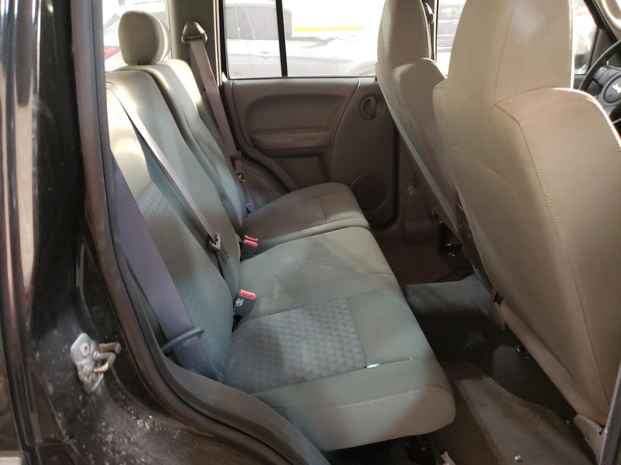 Photo 6 from auction – 2007 JEEP LIBERTY SP with VIN 1J4GL48KX7W677643