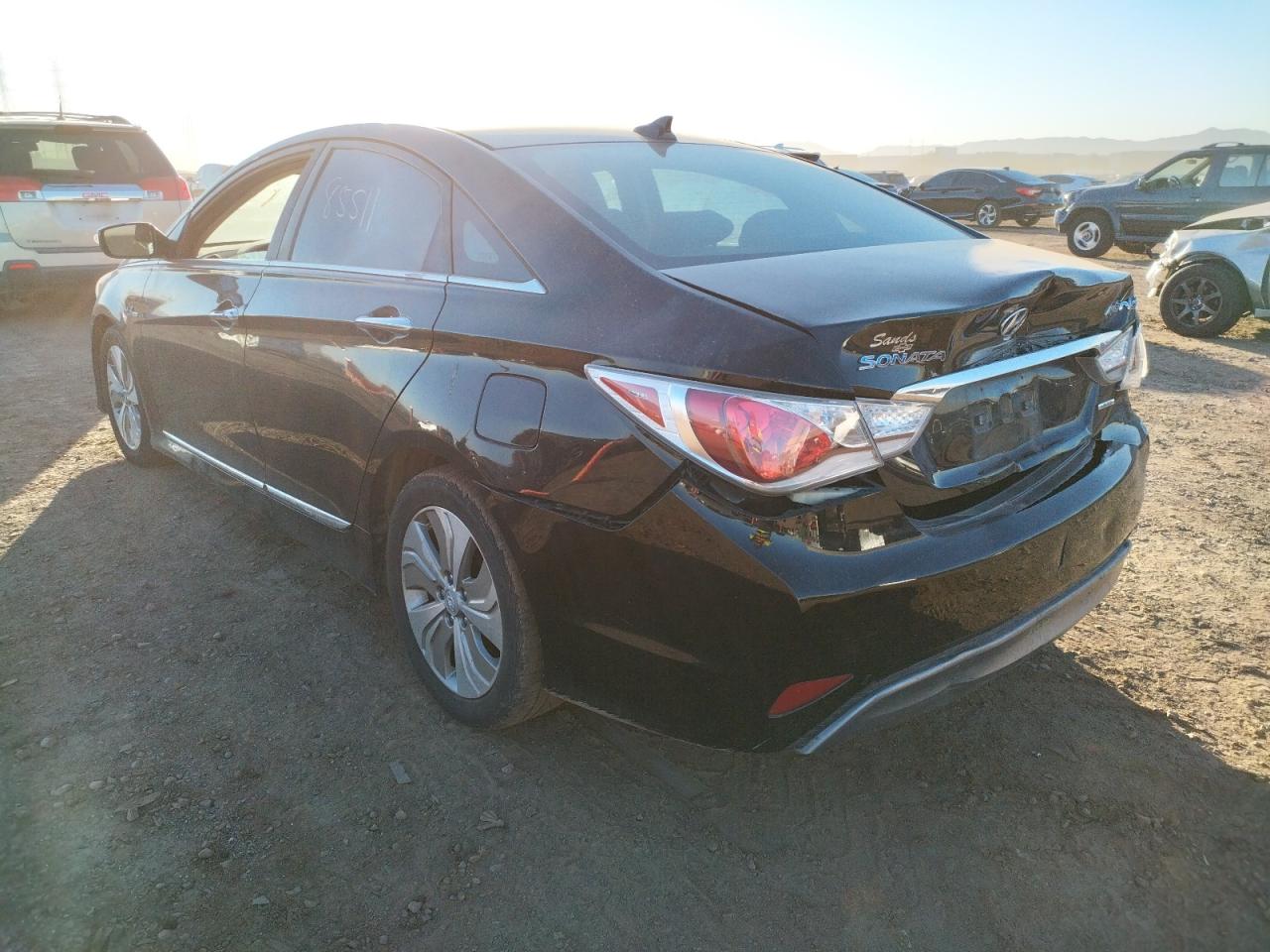 Photo 3 from auction – 2013 HYUNDAI SONATA HYB with VIN KMHEC4A42DA097932
