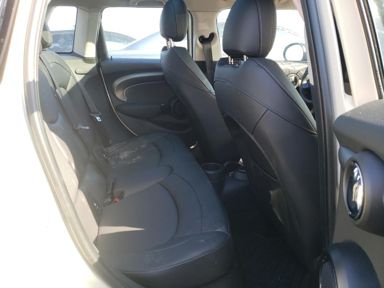Photo 6 from auction – 2022 MINI COOPER S with VIN WMW53DK05N2R20376