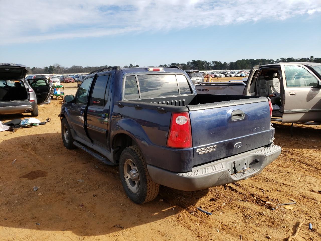 Photo 3 from auction – 2004 FORD EXPLORER S with VIN 1FMZU67K44UB99117
