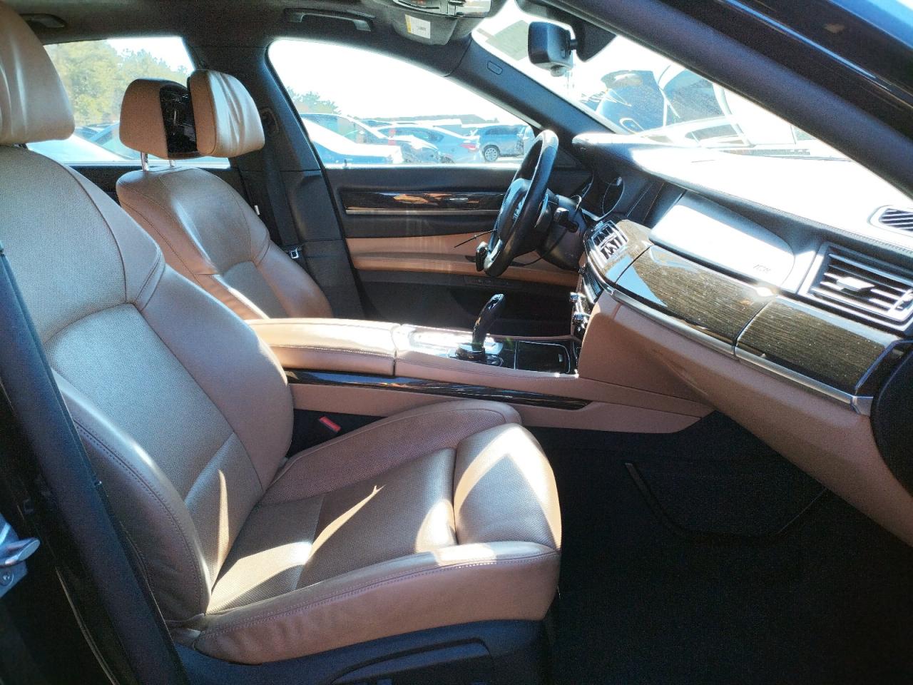 Photo 5 from auction – 2015 BMW 750 XI with VIN WBAYB6C54FD225334