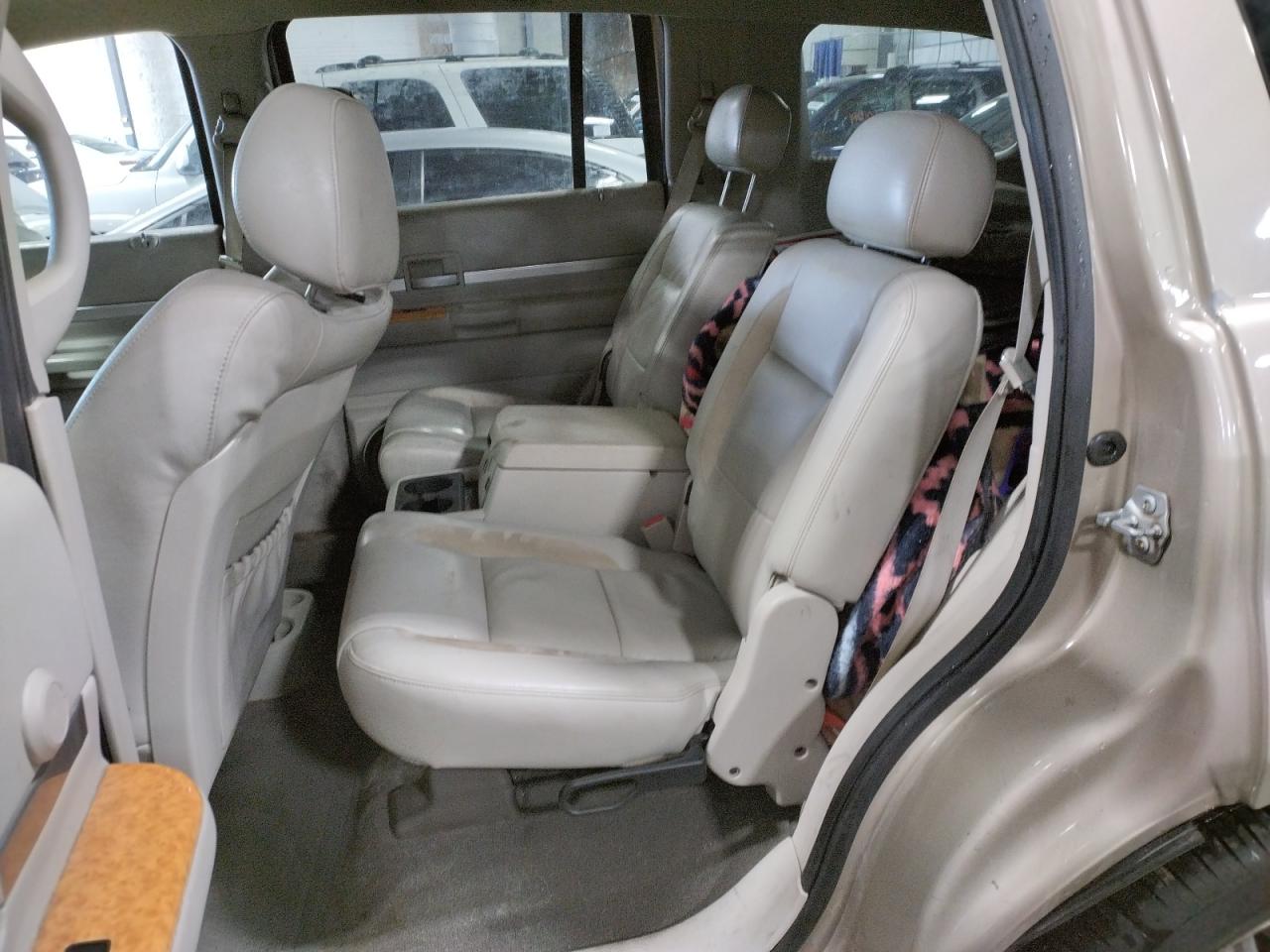 Photo 6 from auction – 2008 CHRYSLER ASPEN LIMI with VIN 1A8HW58238F145801
