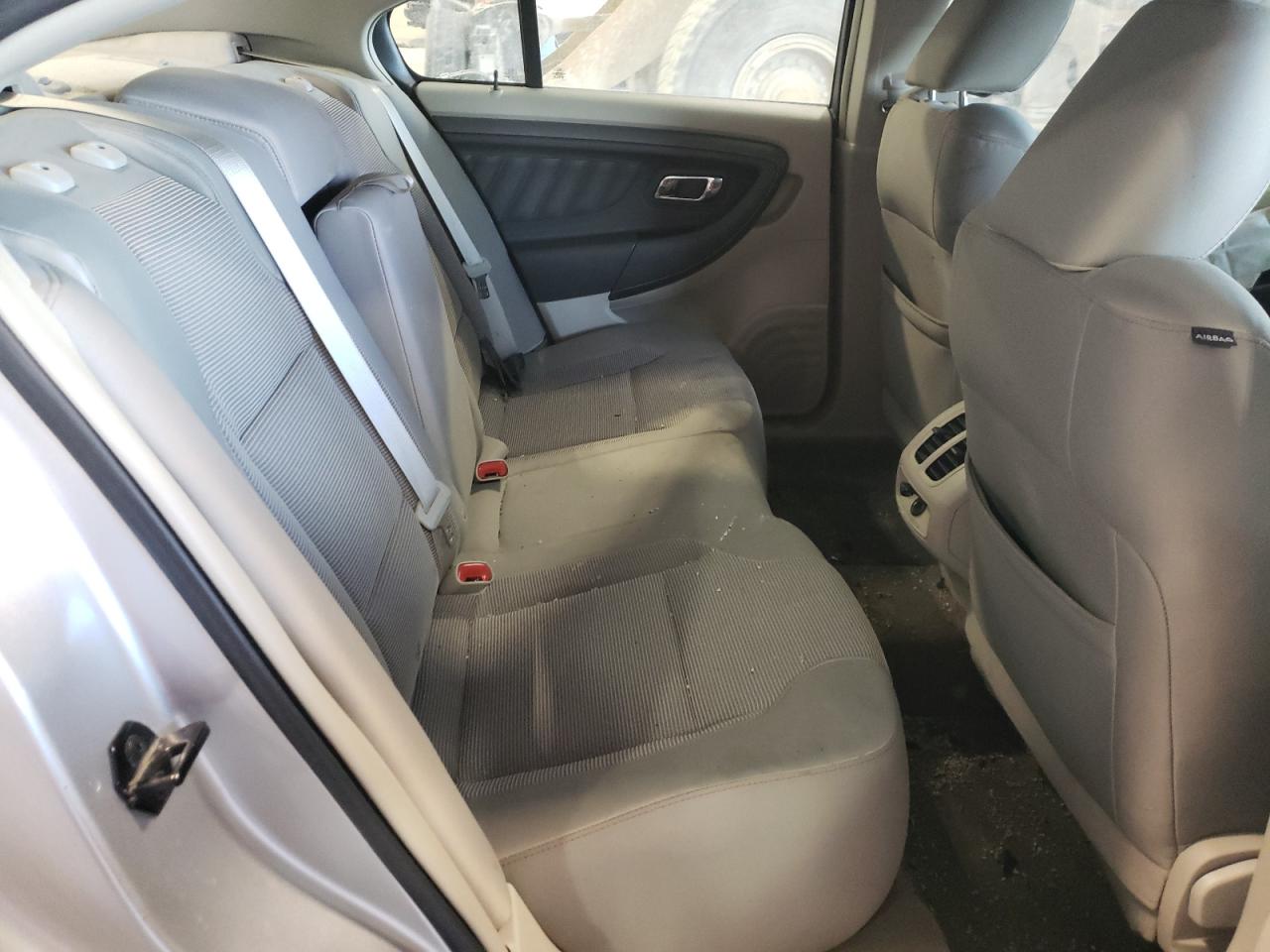 Photo 6 from auction – 2010 FORD TAURUS SEL with VIN 1FAHP2EW2AG135146