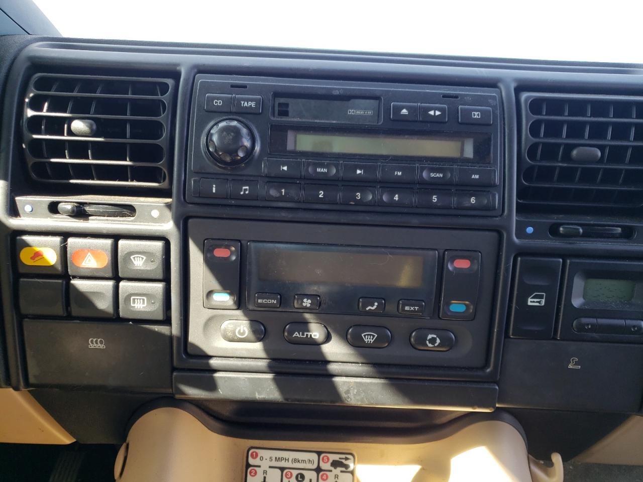 Photo 9 from auction – 2003 LAND ROVER DISCOVERY with VIN SALTY164X3A794888