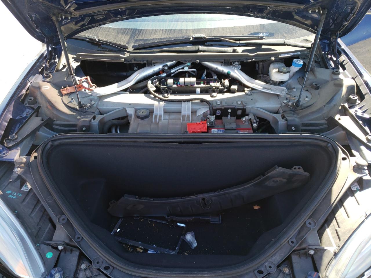 Photo 7 from auction – 2016 TESLA MODEL S with VIN 5YJSA1E28GF171337
