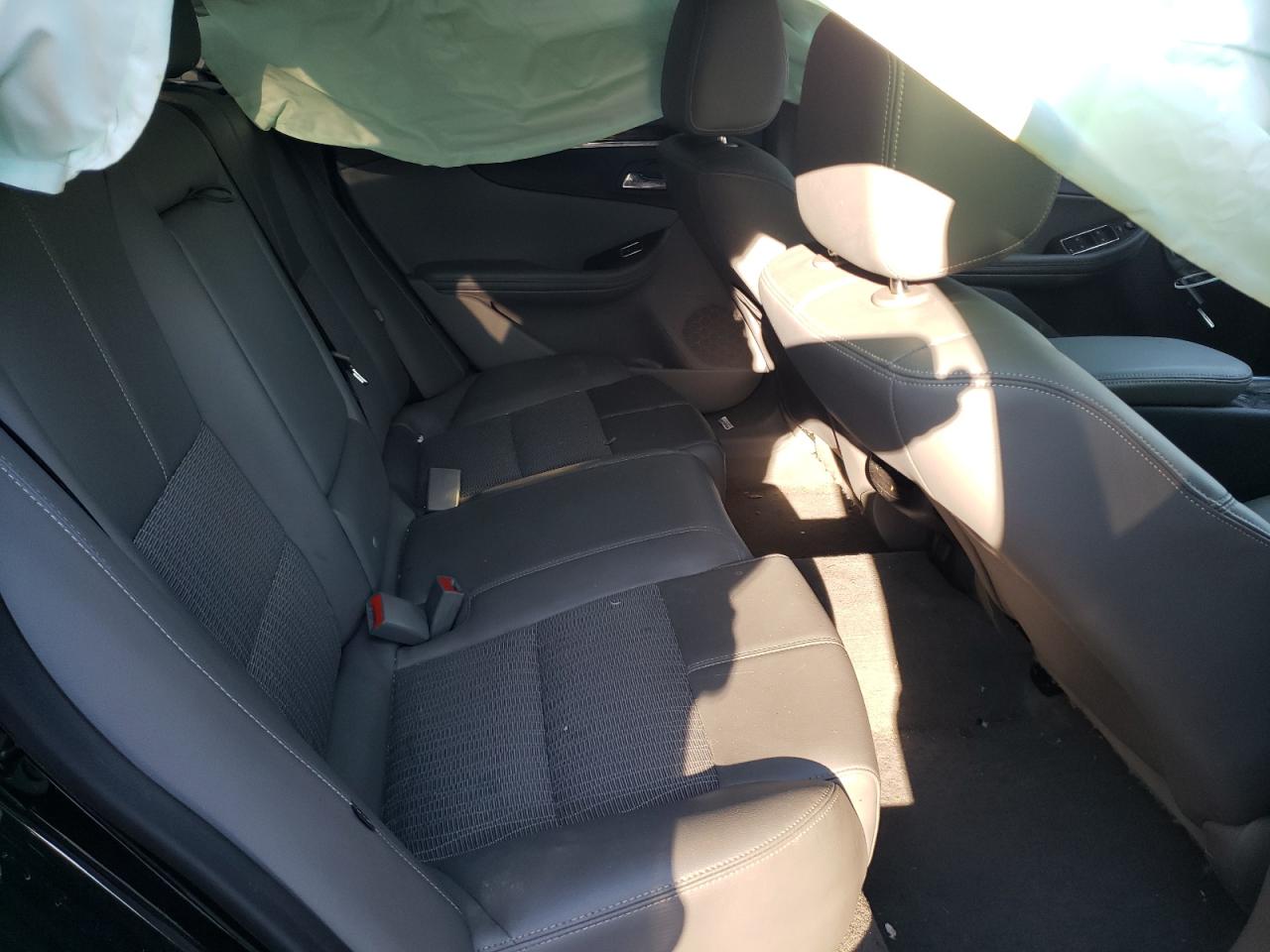 Photo 6 from auction – 2017 CHEVROLET IMPALA LT with VIN 2G1105S33H9102055