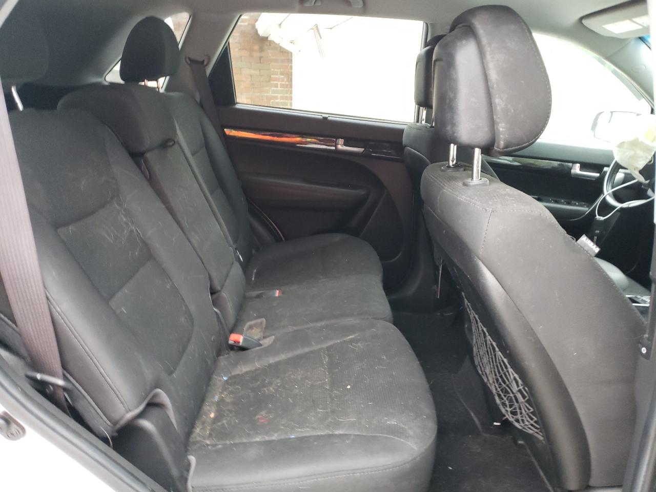 Photo 6 from auction – 2014 KIA SORENTO LX with VIN 5XYKTCA62EG476076