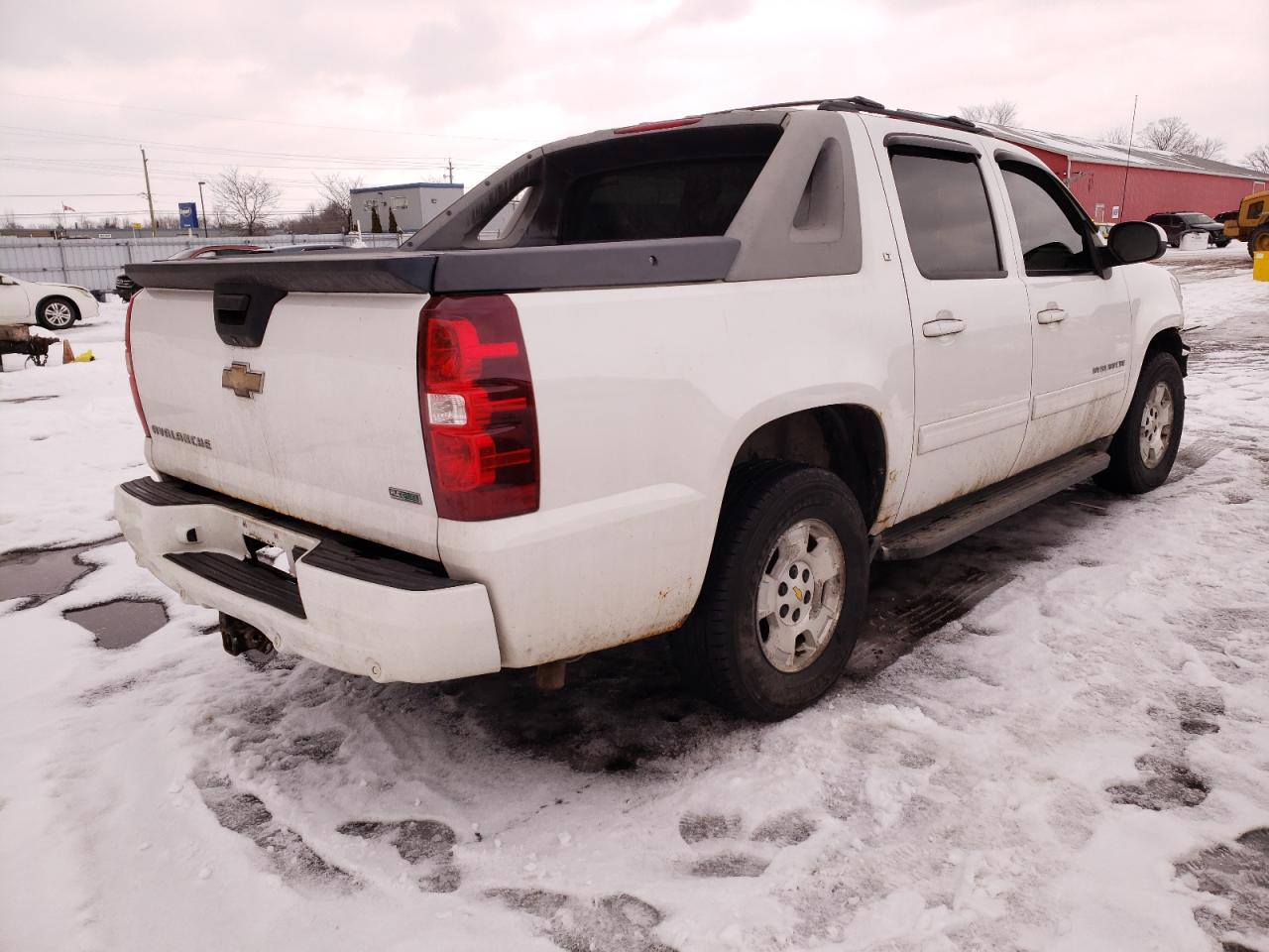 Photo 4 from auction – 2011 CHEVROLET AVALANCHE with VIN 3GNTKFE3XBG157277