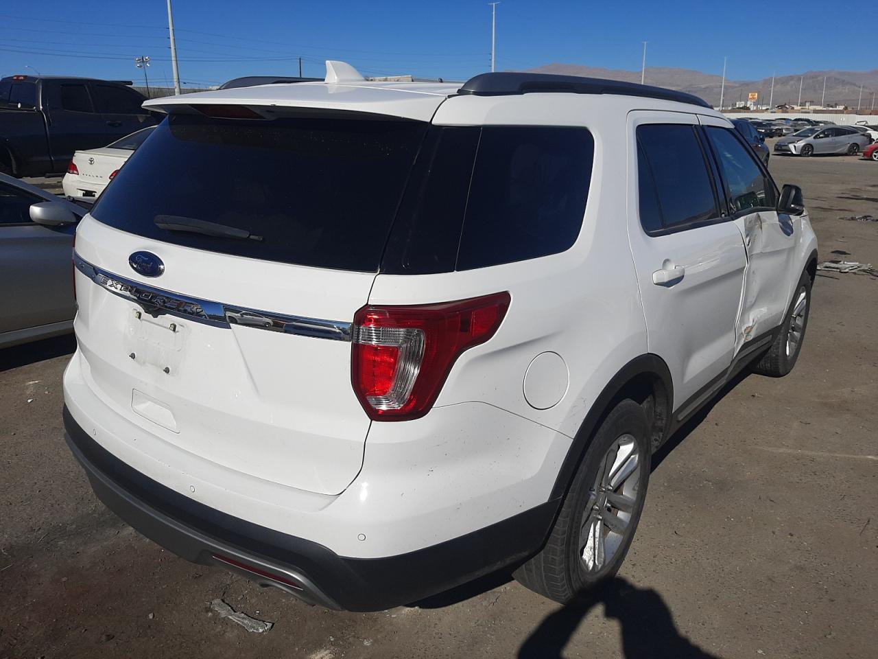 Photo 4 from auction – 2016 FORD EXPLORER X with VIN 1FM5K7D83GGD28969