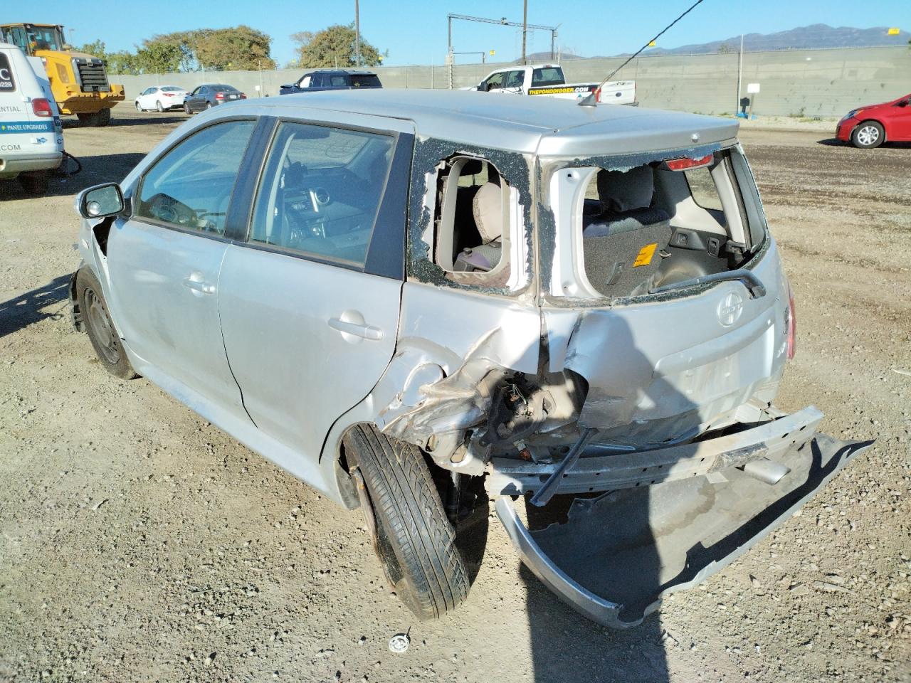 Photo 3 from auction – 2006 TOYOTA SCION XA with VIN JTKKT624860162270