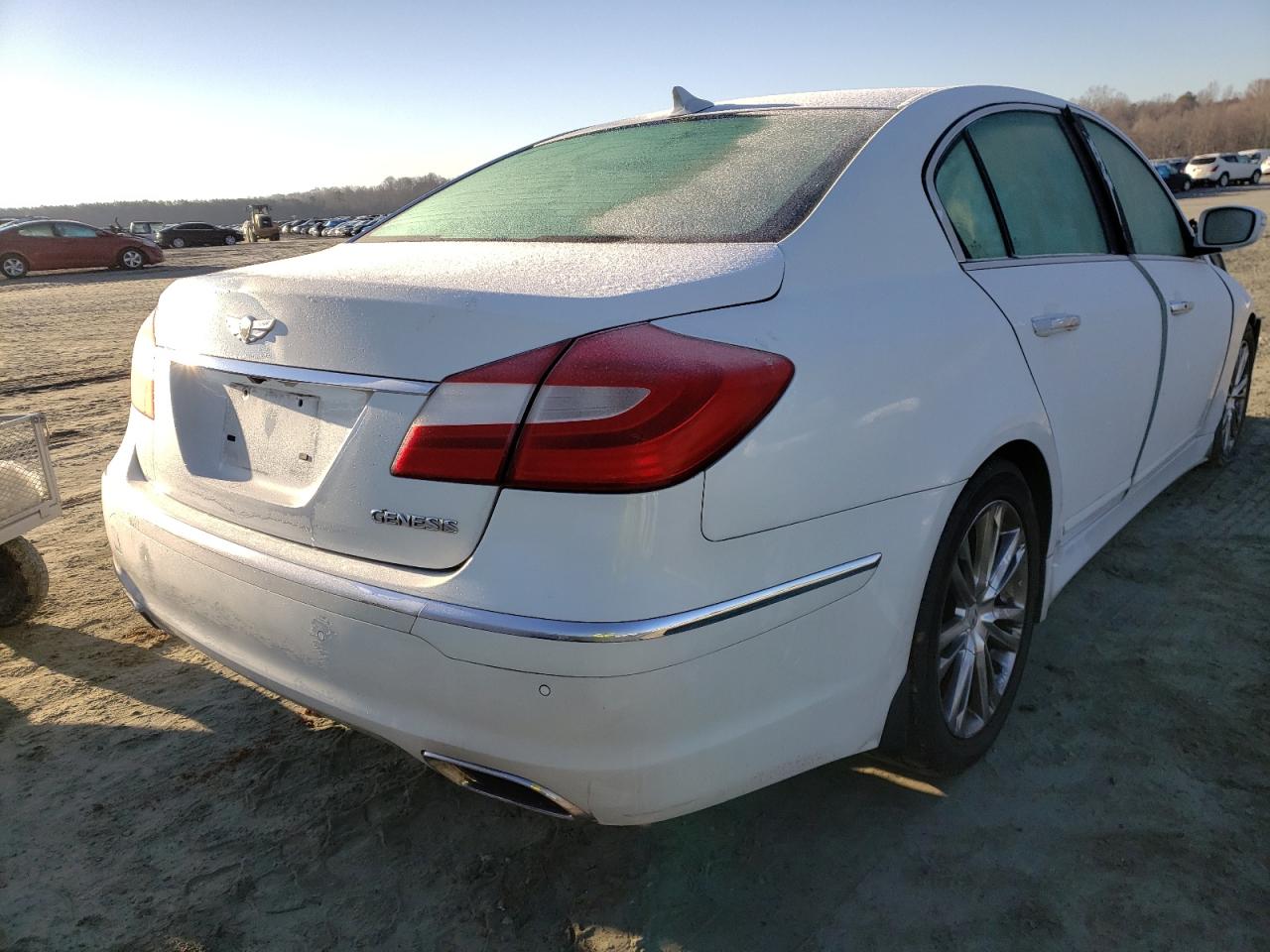 Photo 4 from auction – 2012 HYUNDAI GENESIS 3. with VIN KMHGC4DD0CU203635