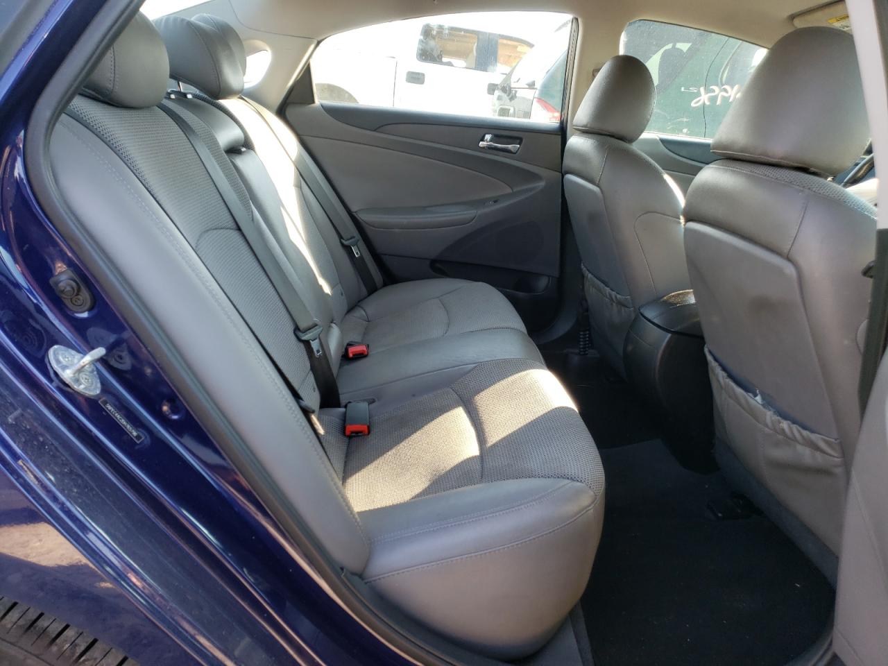 Photo 6 from auction – 2013 HYUNDAI SONATA SE with VIN 5NPEC4AC2DH765796