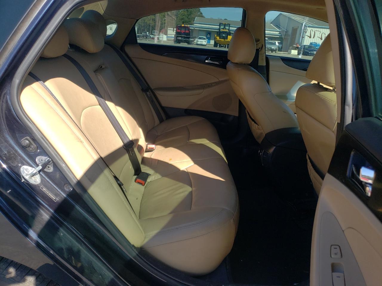 Photo 6 from auction – 2013 HYUNDAI SONATA SE with VIN 5NPEC4AC3DH690459
