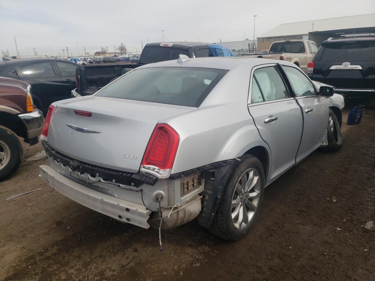 Photo 4 from auction – 2020 CHRYSLER 300 LIMITE with VIN 2C3CCAKG6LH131684