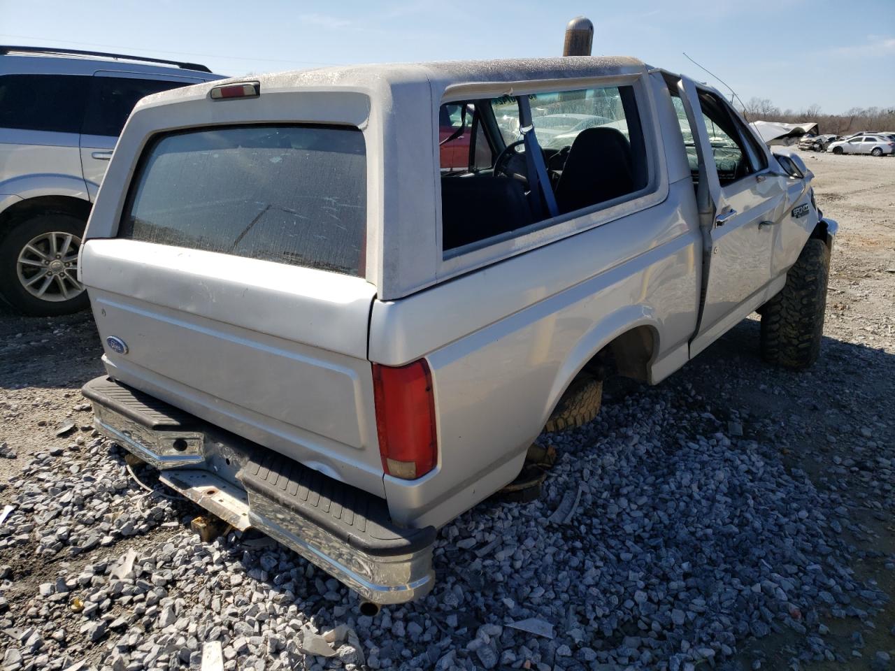 Photo 4 from auction – 1996 FORD BRONCO U10 with VIN 1FMEU15N5TLB65335