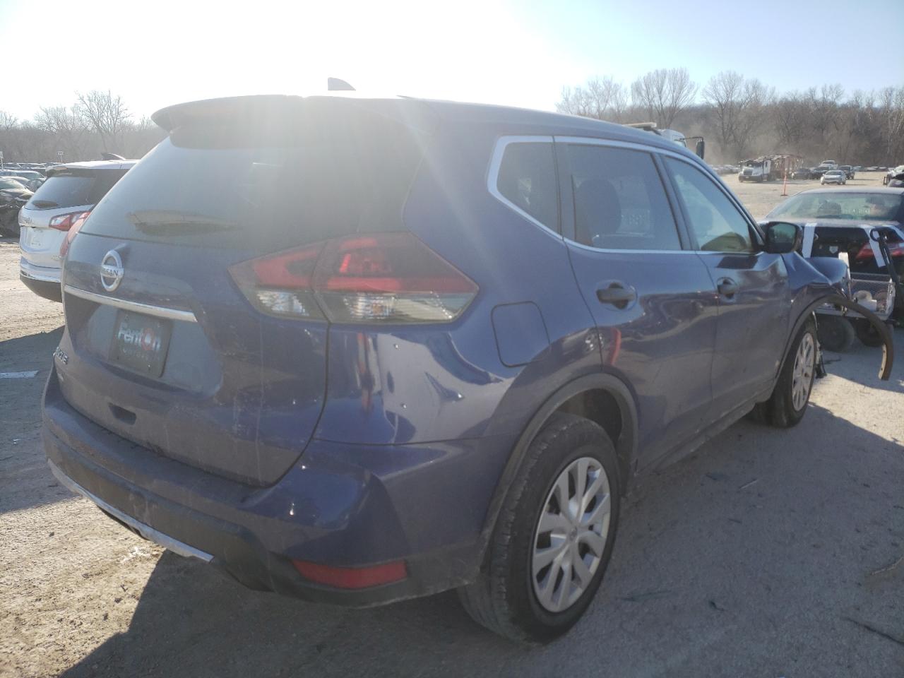 Photo 4 from auction – 2018 NISSAN ROGUE S with VIN KNMAT2MT0JP582461