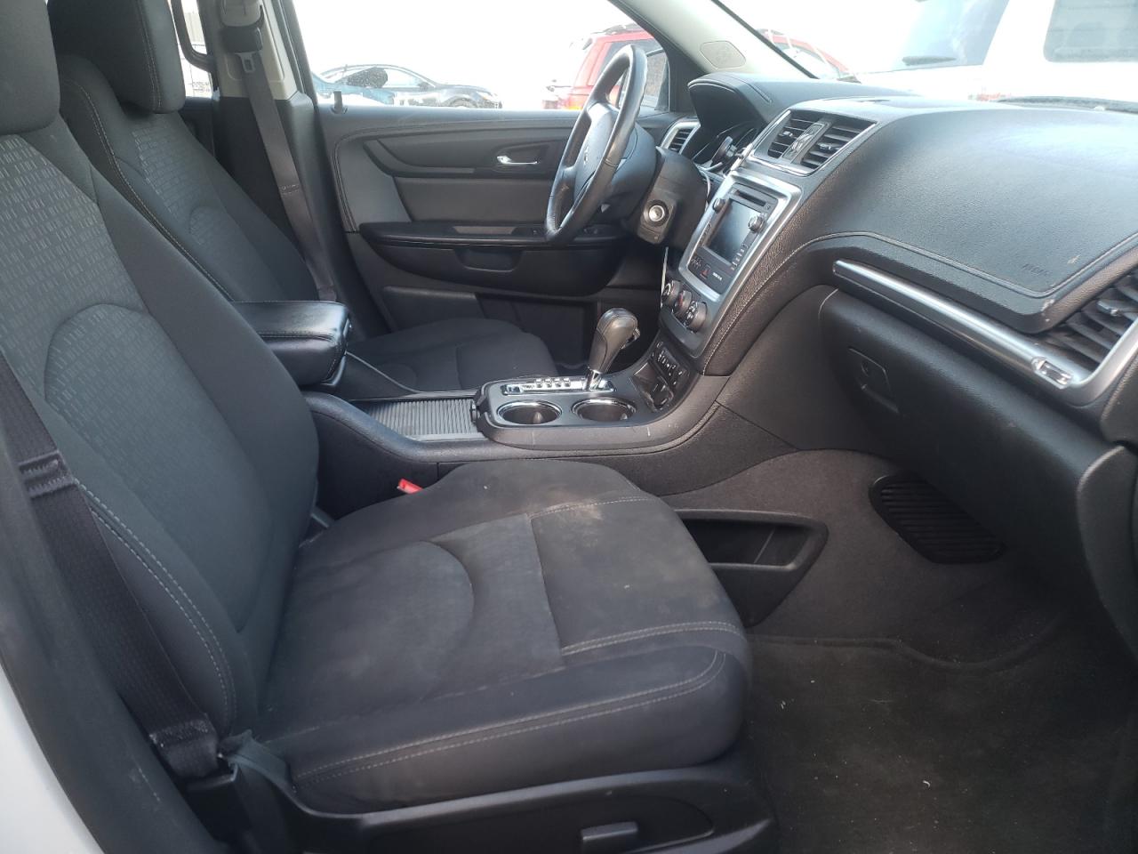 Photo 5 from auction – 2015 GMC ACADIA SLE with VIN 1GKKVPKD8FJ142946