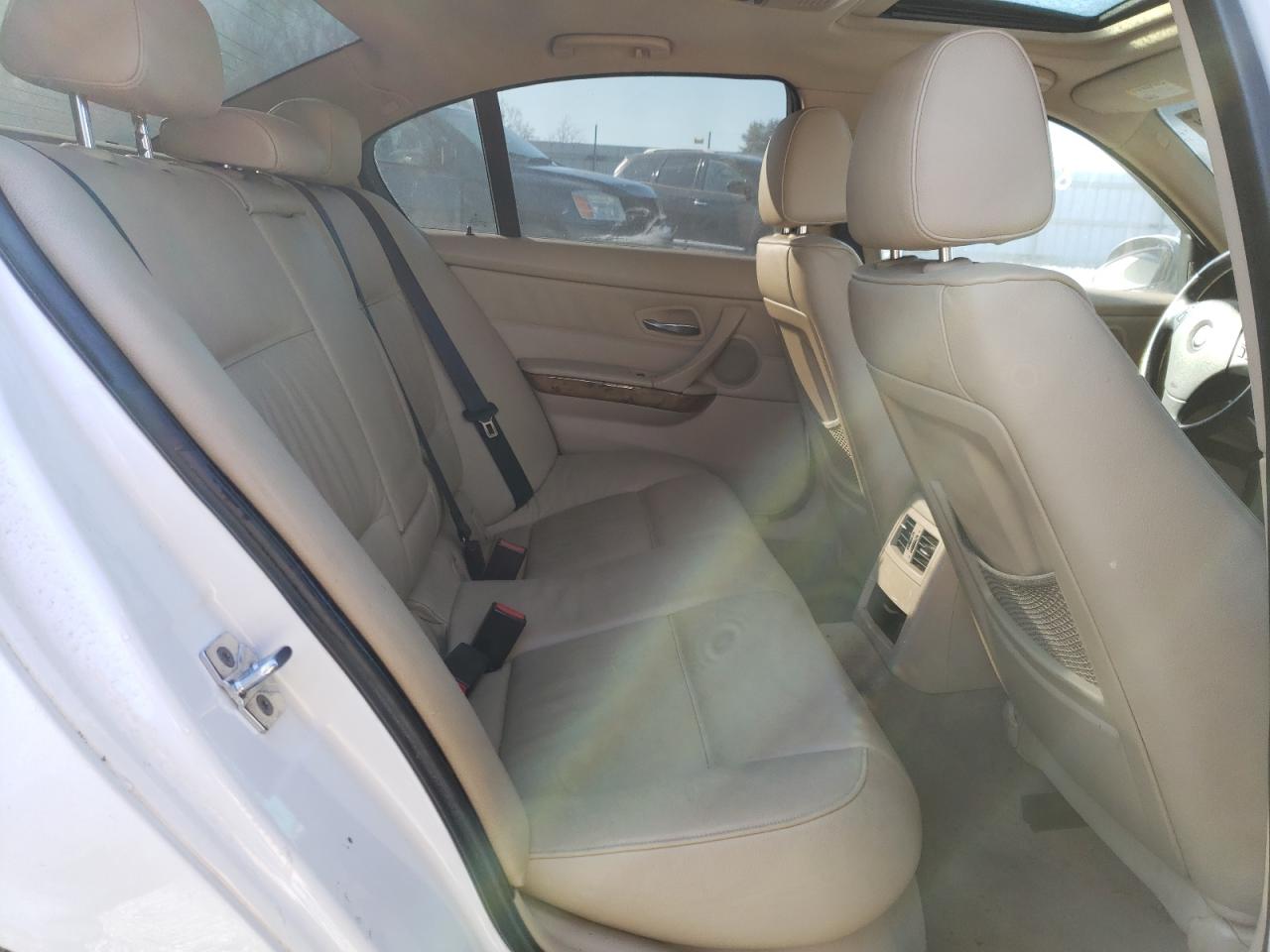 Photo 6 from auction – 2006 BMW 330 I with VIN WBAVB33596KS32129