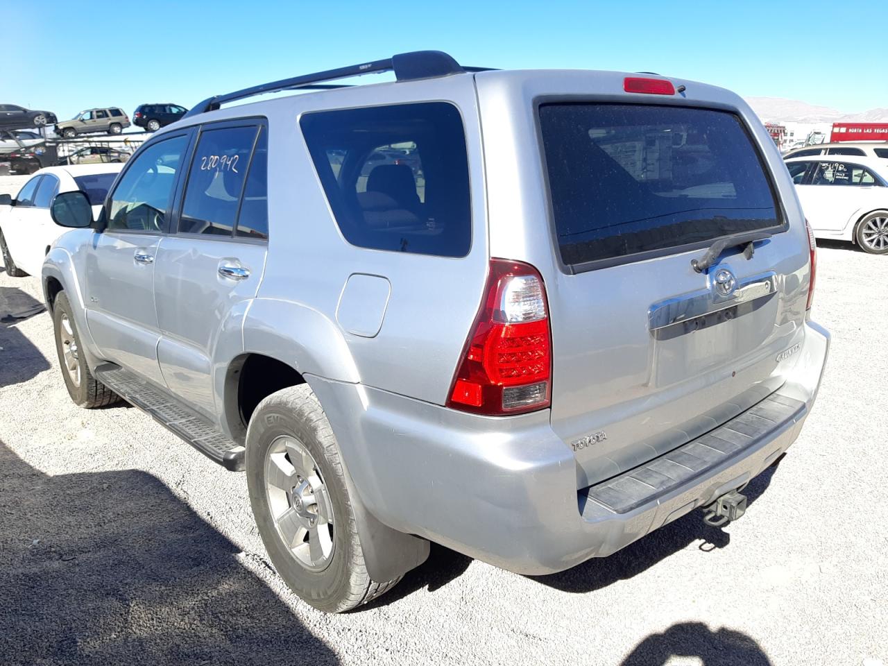 Photo 3 from auction – 2008 TOYOTA 4RUNNER SR with VIN JTEZU14R58K016488