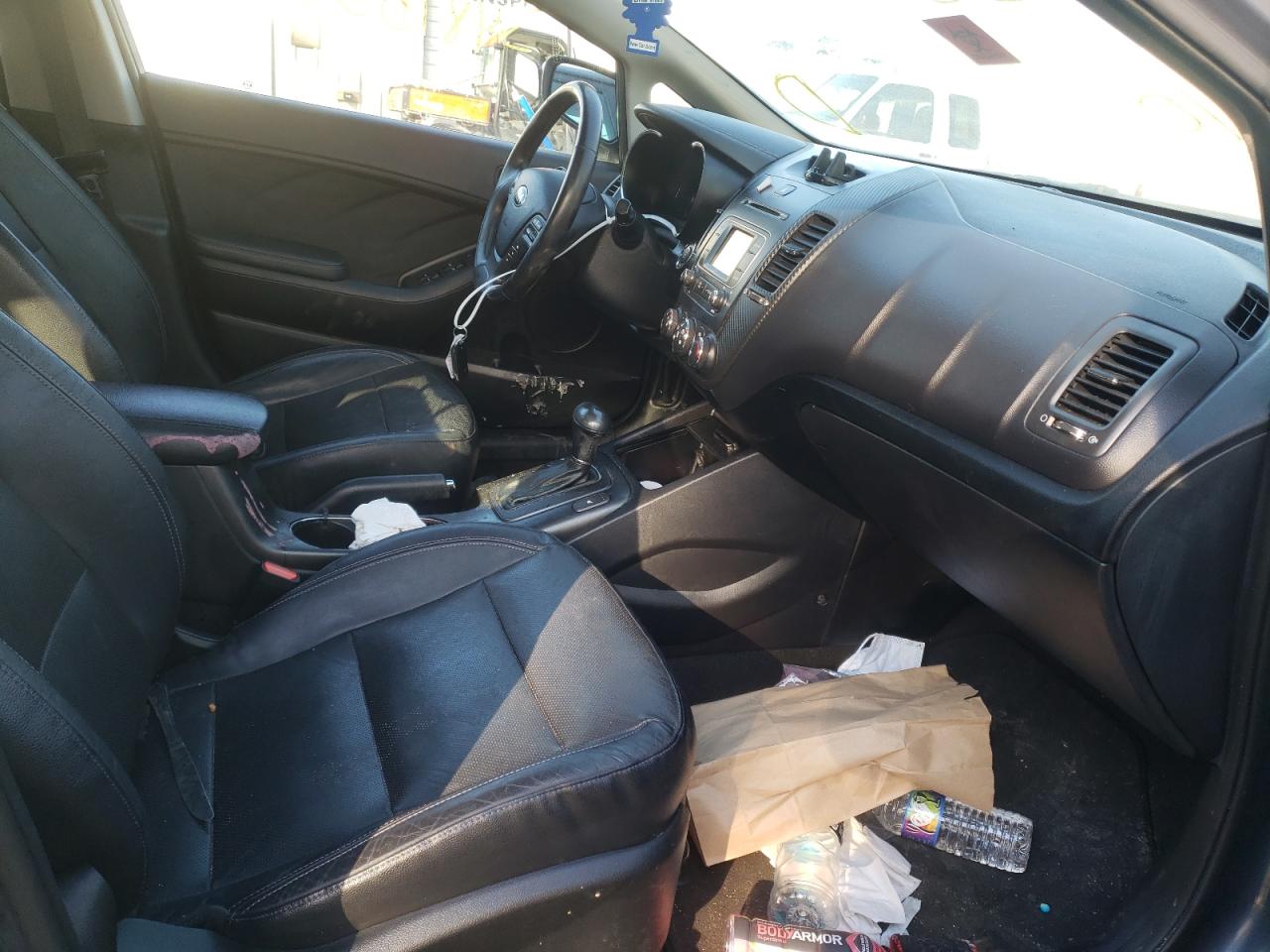 Photo 5 from auction – 2014 KIA FORTE EX with VIN KNAFZ4A86E5174495