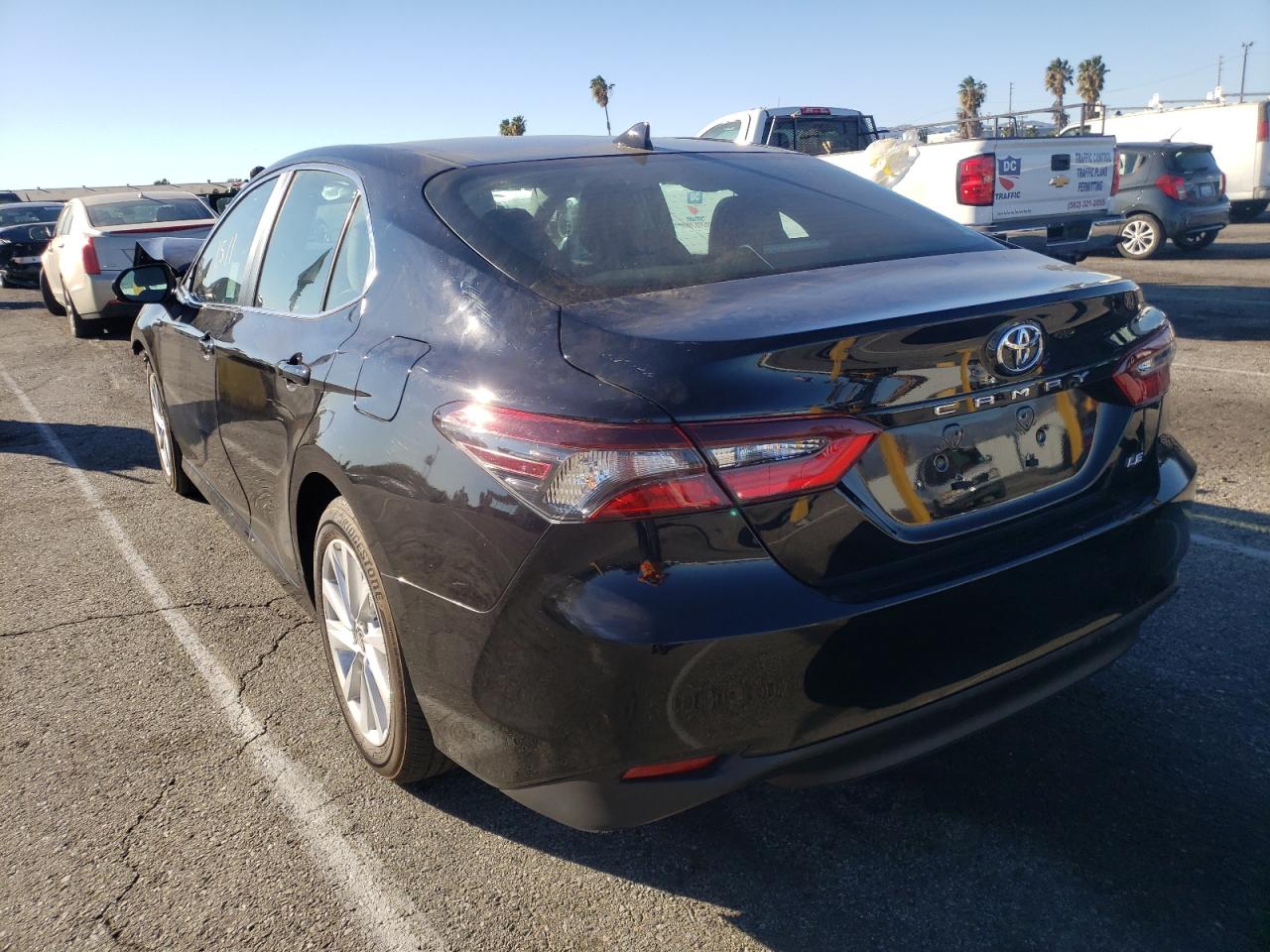 Photo 3 from auction – 2022 TOYOTA CAMRY LE with VIN 4T1C11AK2NU652517