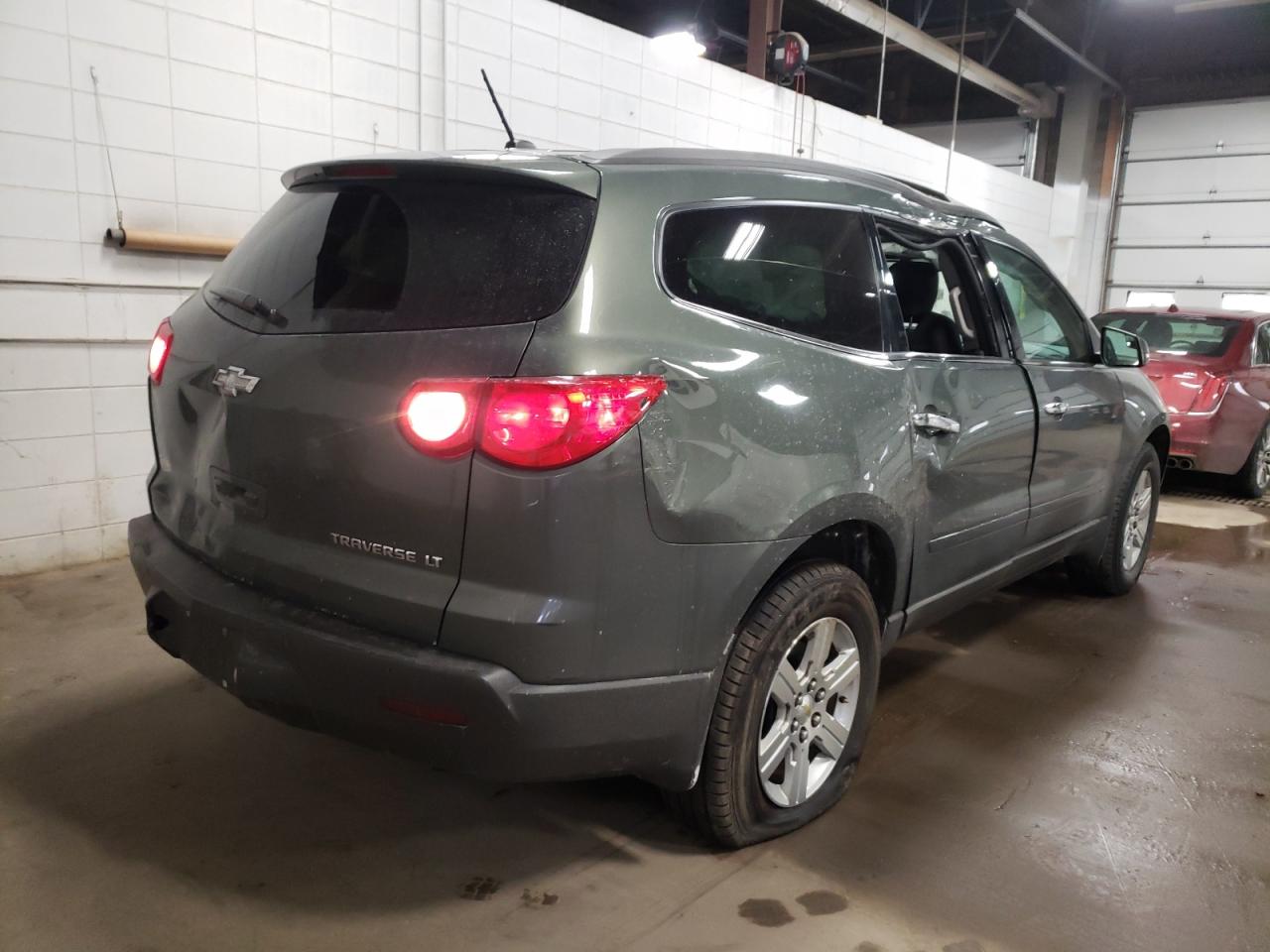 Photo 4 from auction – 2011 CHEVROLET TRAVERSE L with VIN 1GNKRGED0BJ168874
